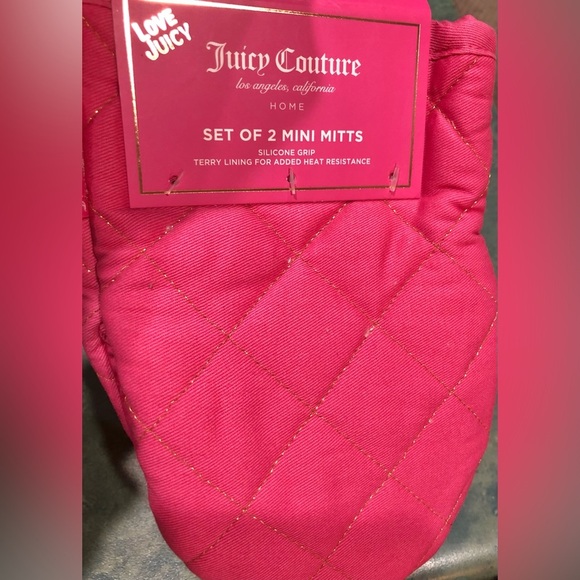 Juicy Couture Barbie pink crown monogram silicon grip‎ mini oven mitts set new - Picture 2 of 11
